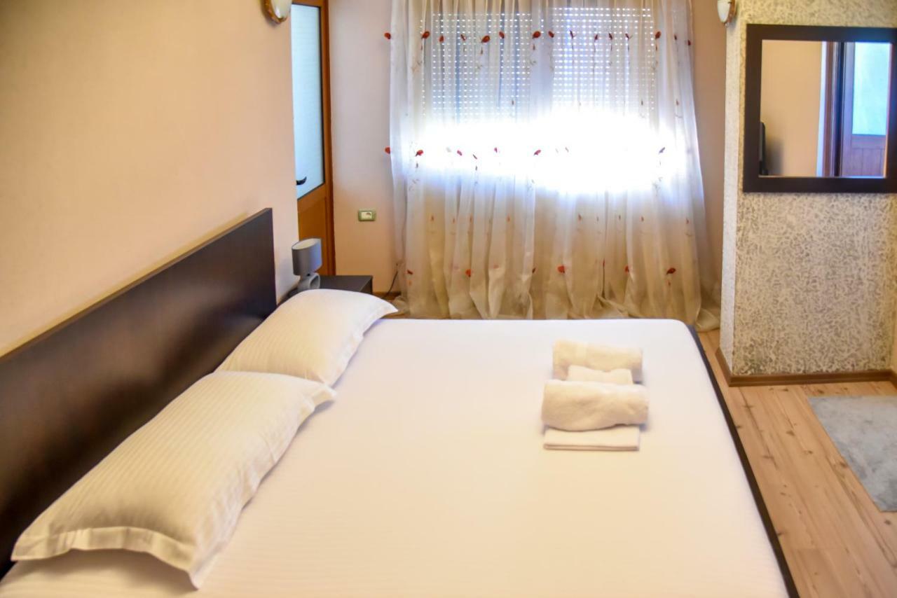 Hotel Sofra Gjirokaster Luaran gambar